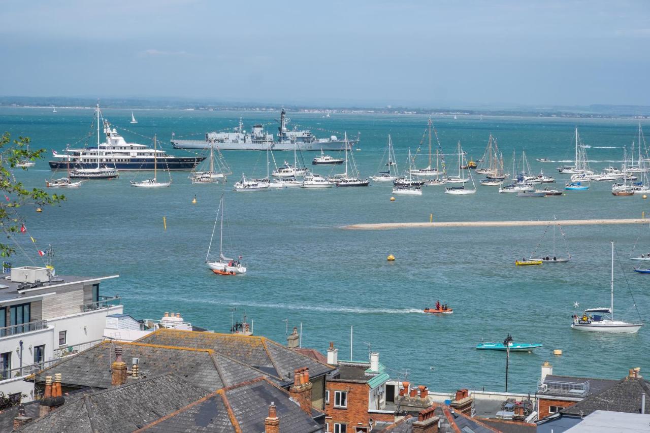 Cliffhanger 18 Castle Road Cowes  Kültér fotó